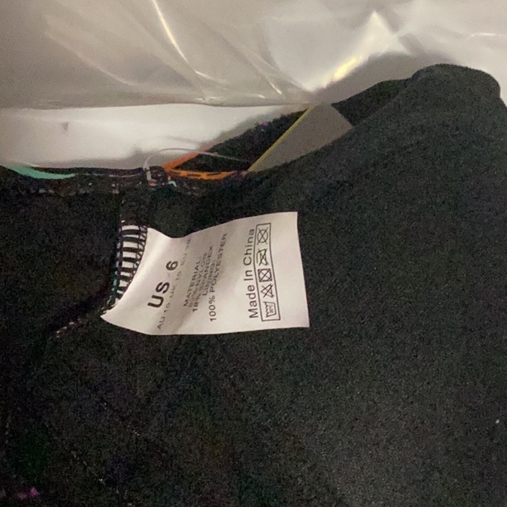 One Piece Abstract Shoulder Monokini Swimsuit Women's NWT Size 6 - Picture 5 of 5